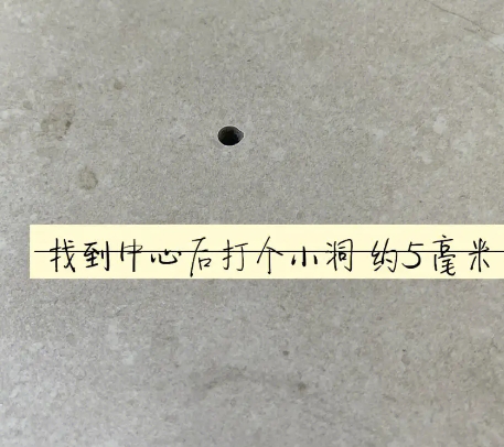 顺平瓷砖空鼓维修公司专业解答在瓷砖铺贴过程中，如果砂料搅拌不均匀，将会带来以下问题